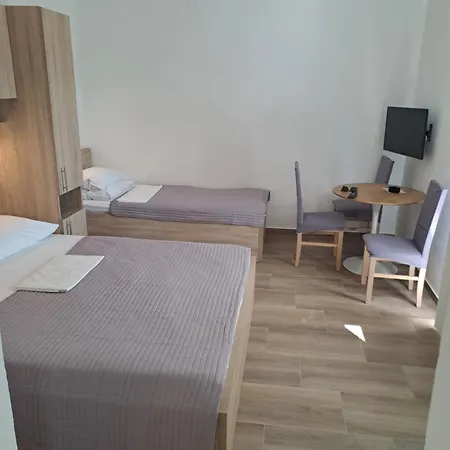 Frane Apartman *
