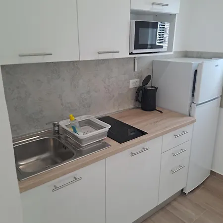 Frane Apartman Seline
