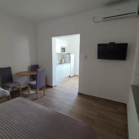 Apartman Frane *